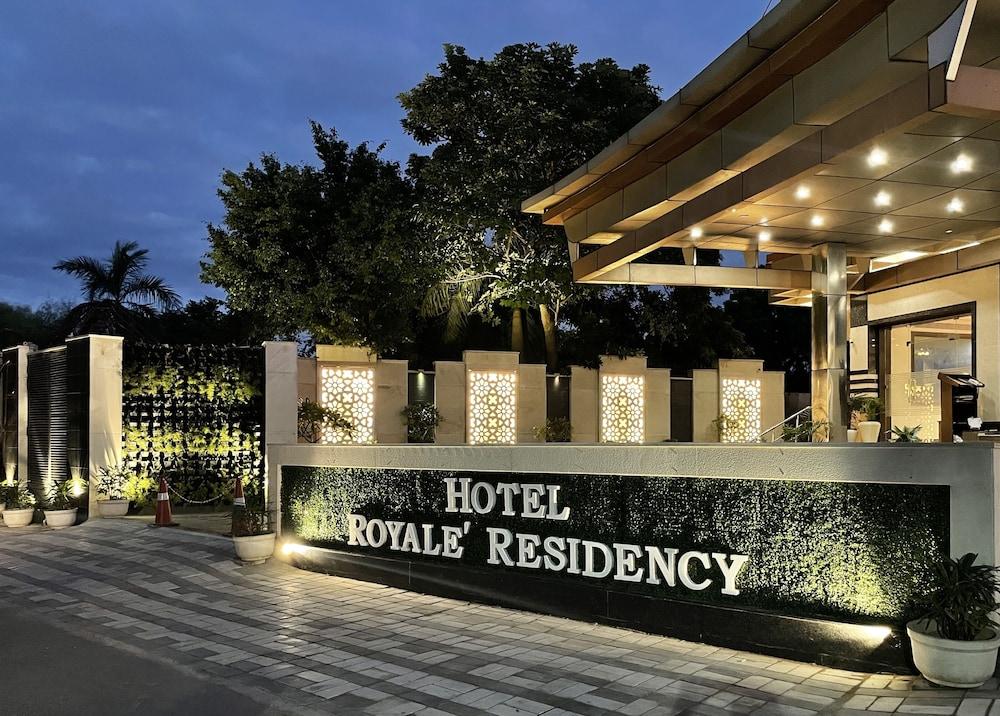 Hotel Royale Sarovar Portico Agra Agra  Esterno foto