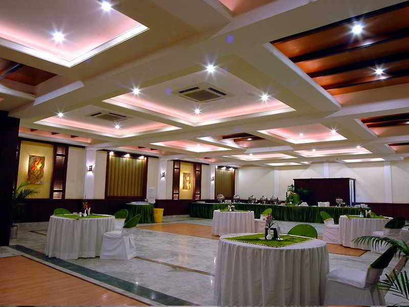 Hotel Royale Sarovar Portico Agra Agra  Esterno foto